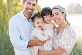 make photoshoot for family portrait for you