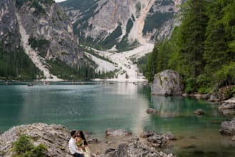 take couple and family photos in the dolomites