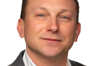 provide modern professional corporate headshots