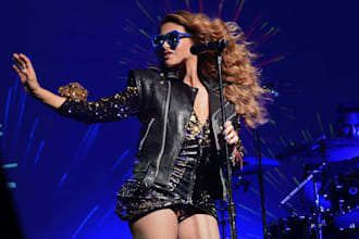 produce christmas jingle, podcast jingle radio jingle or music jingle