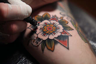 paint old school or traditional tattoo design