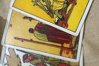 provide intuitive tarot reading for clarity and guidance