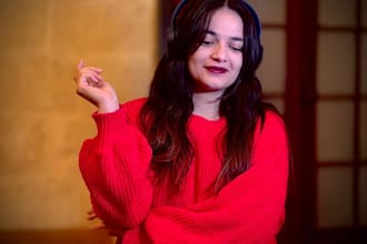 record a clear spanish voice over for explainer videos