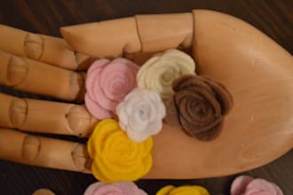 make 15 felt roses