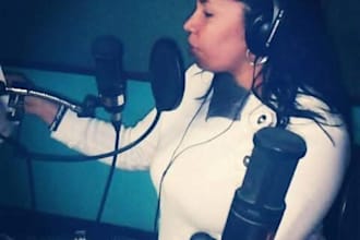 be your professional female spanish voice over
