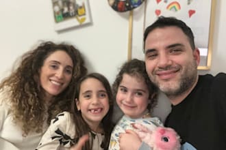 create family ugc video with kids in french or hebrew