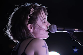 give vocal performance feedback