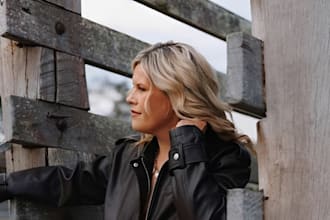 sing and write country song, lyrics, vocalist and female singer