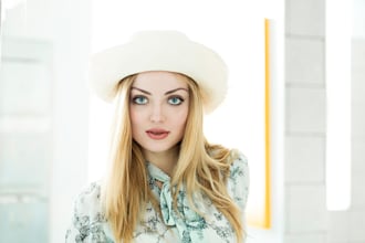 shoot studio portraits or headshots in chicago