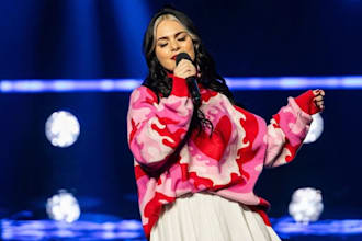 be pop, indie female singer, songwriter, soulful vocalist