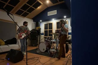 be your session bass player for your songs
