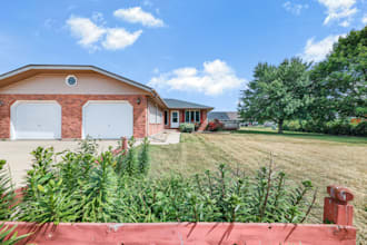 replace sky in real estate photos with professional sky replacement