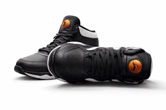 create a hyper realistic 3d shoe model with photoreal rendering