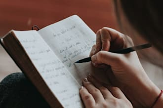 write original short stories and magic realism tales in spanish