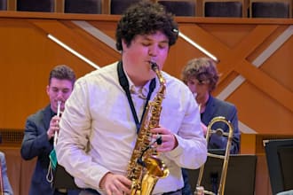 play soulful and powerful saxophone solos for your project