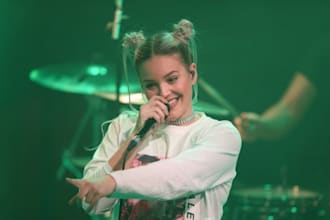 be female rnb singer pop singer songwriter rock country music edm gospel singer