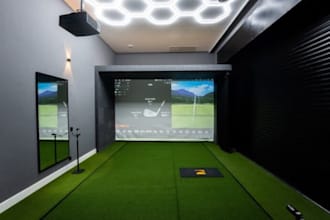 design a golf simulator and studio for indoor