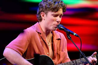 male country singer, country rock, guitar country singer,