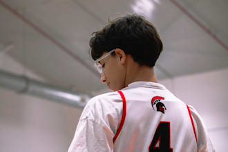 take portraits, sports or event photos