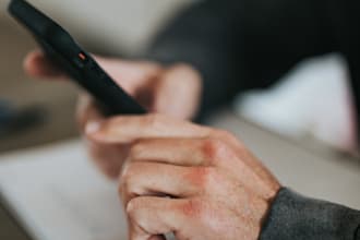 provide customer support in french and arabic