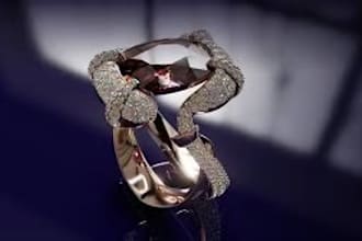 design 3d cad jewelry for rings pendant 3d printing rendering and manufacturing