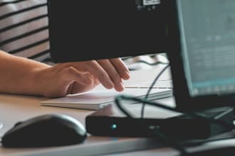 write clear technical documentation in english or german