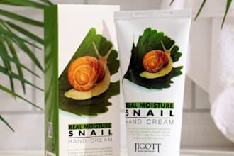 design minimalist cosmetic packaging, skincare labels and beauty brand packaging
