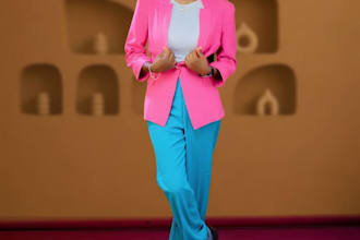 be your professional female model for brand or business