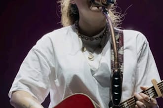 sing country pop, blues, rnb and custom songs as female singer