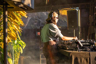 create a custom electronic dj mix for your event, business or playlist