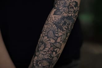 create illustrations in traditional tattoo or vintage design