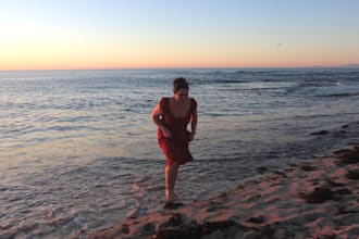 take candid, authentic photos of your beach trip