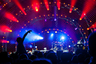 be your male vocalist, singer or songwriter in english or french