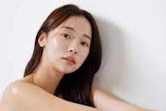 be your female model for a product lifestyle photo