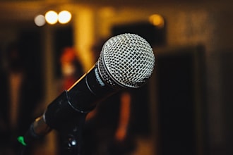 spanish voice over deep male voice