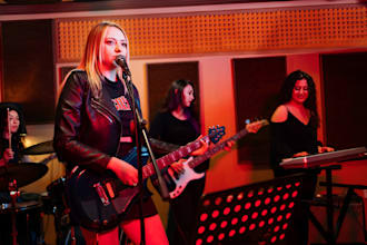 female vocalist, gospel singer, backing vocal, soul singer and worship singer