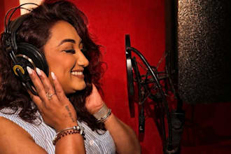 be your spanish female singer, latin rap reggaeton or trap in spanish