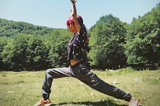 offers yoga lessons according your goals
