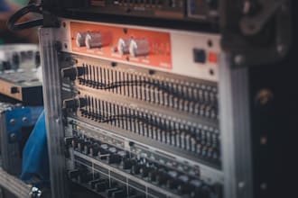 provide expert av technical support and system troubleshooting