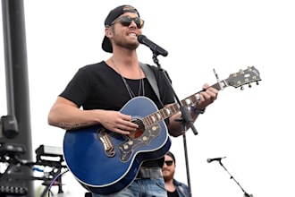 be male acoustic country music pop singer male vocalist songwriter