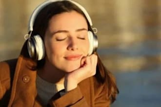 female vocalist singer, hip hop singer, musician, topliner, music producer, pop