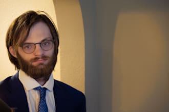 take professional quality portraits and headshots for you