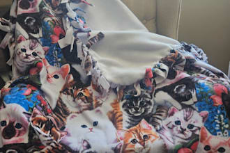 make custom handcrafted fleece tie blankets