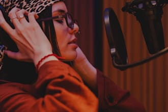 be your female rapper, singer songwriter for hip hop and reggaeton