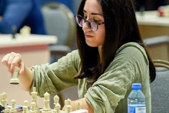 play chess training games with you