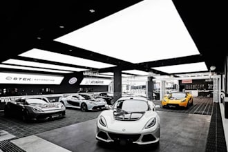 design realistic 3d car showroom, car dealership, display hall, car garage