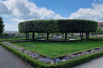 design your garden landscape and give expert gardening advice