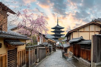 give a tour around kyoto as tour guide