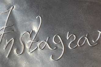 create metallic highlights for your instagram