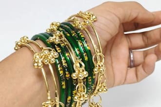 showcase beautiful green bridal chura bangles mehndi design